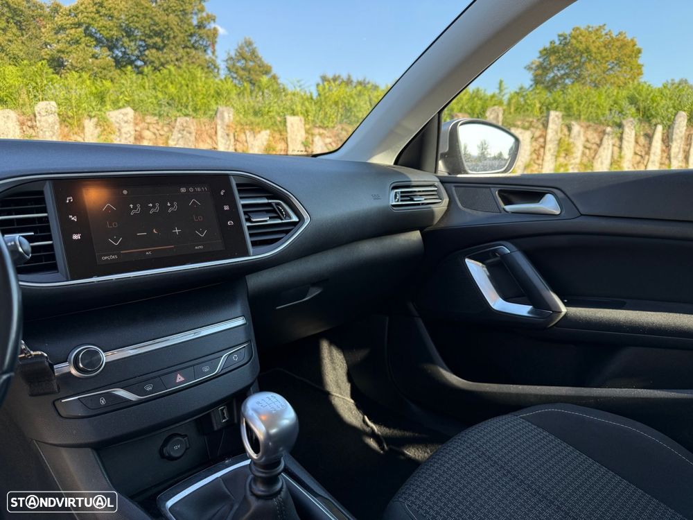 Peugeot 308 BlueHDi 130 Active Pack - 28