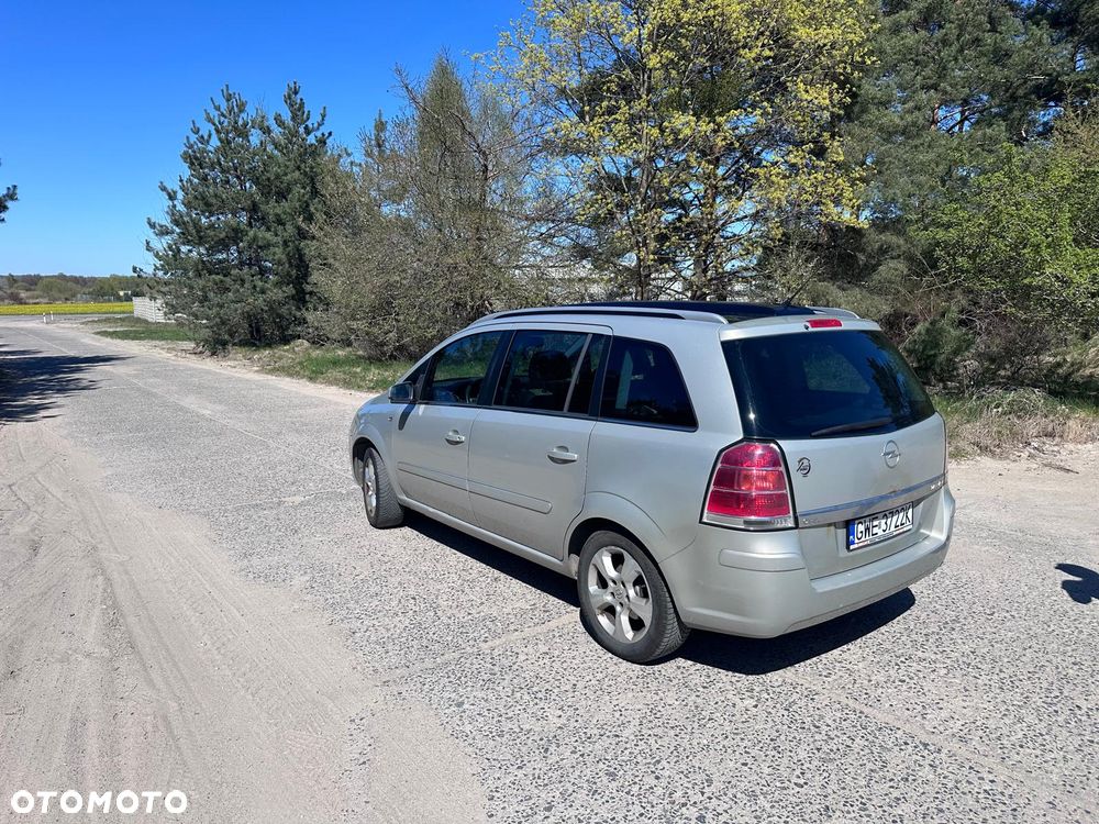 Opel Zafira 1.8 Cosmo EasyTronic - 9