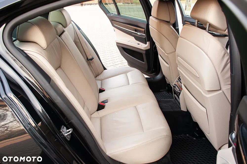 BMW Seria 7 740d xDrive - 15