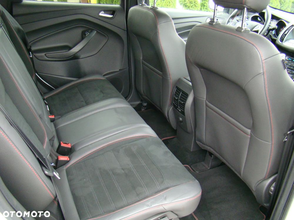 Ford Kuga 2.0 EcoBoost 4x4 ST-Line - 34