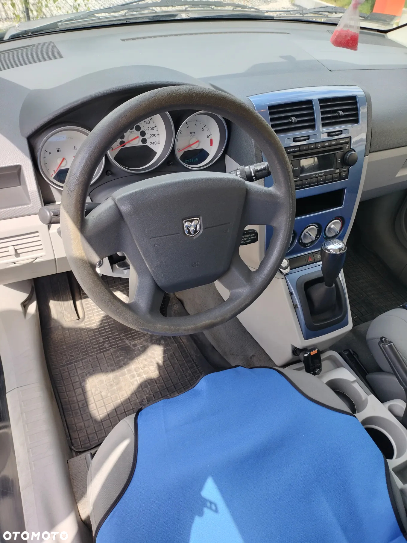 Dodge Caliber - 12