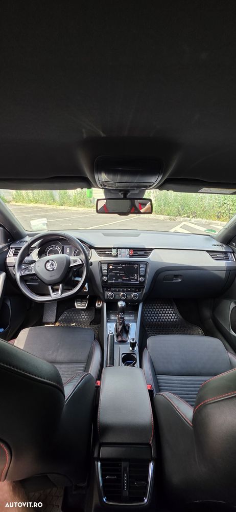 Skoda Octavia 2.0 TDI DSG 4X4 RS - 10