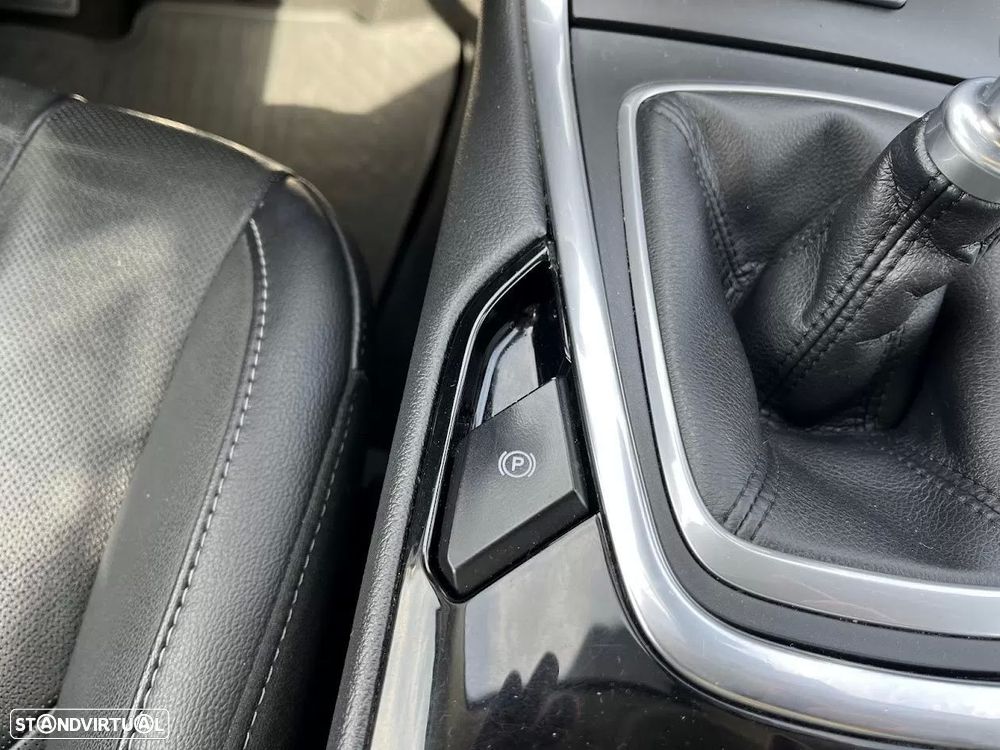 Ford S-Max 2.0 TDCi Titanium - 32