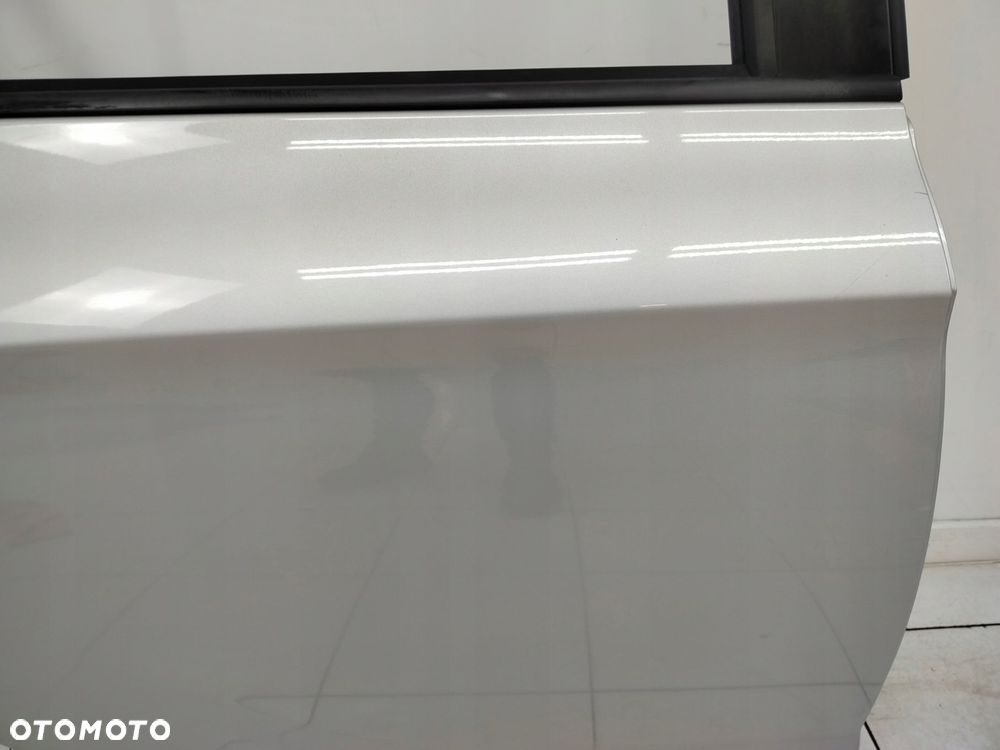 hyundai i20 i 08r- drzwi prawe tylne prawy tył rys - 4