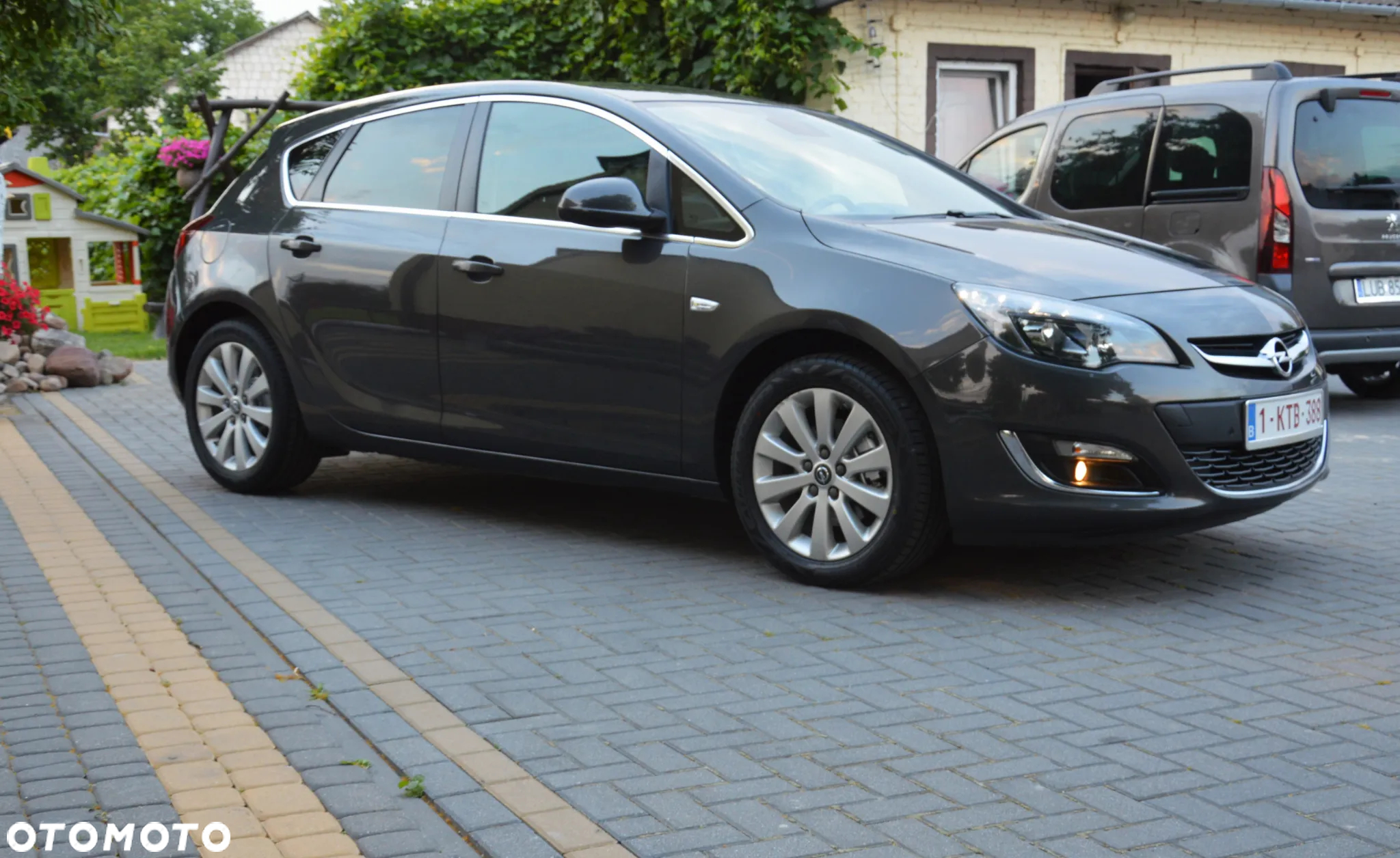 Opel Astra IV 1.6 CDTI Cosmo - 11