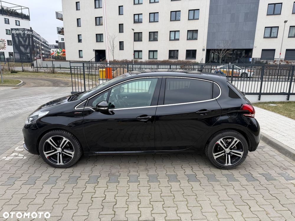 Peugeot 208 - 5