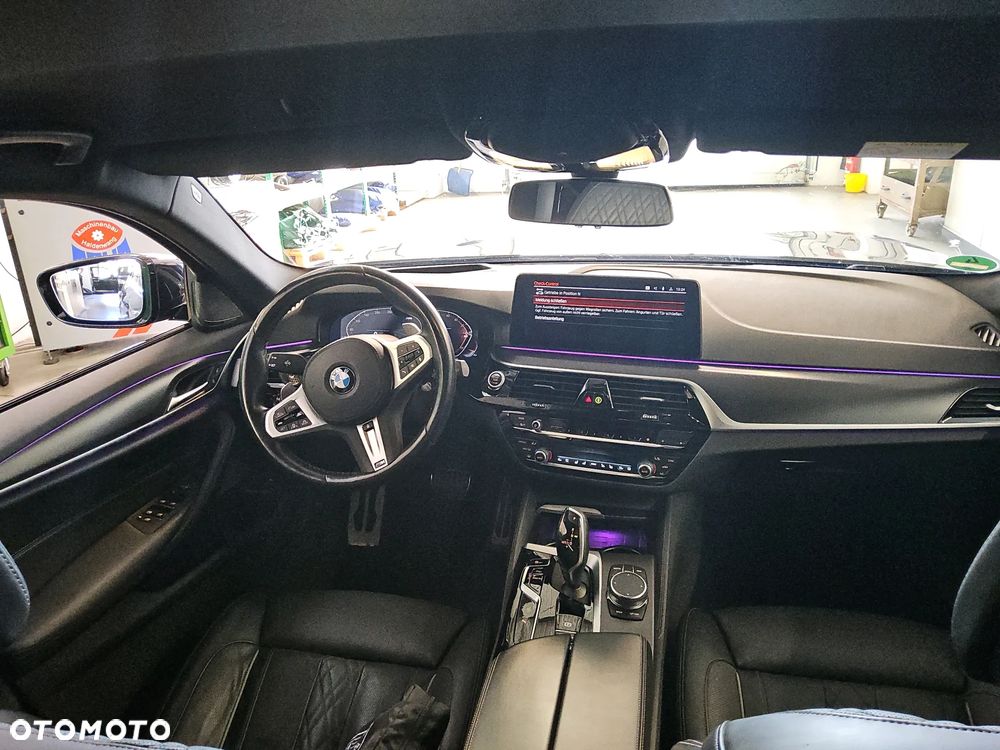 BMW Seria 5 530d xDrive M Sport Edition - 10