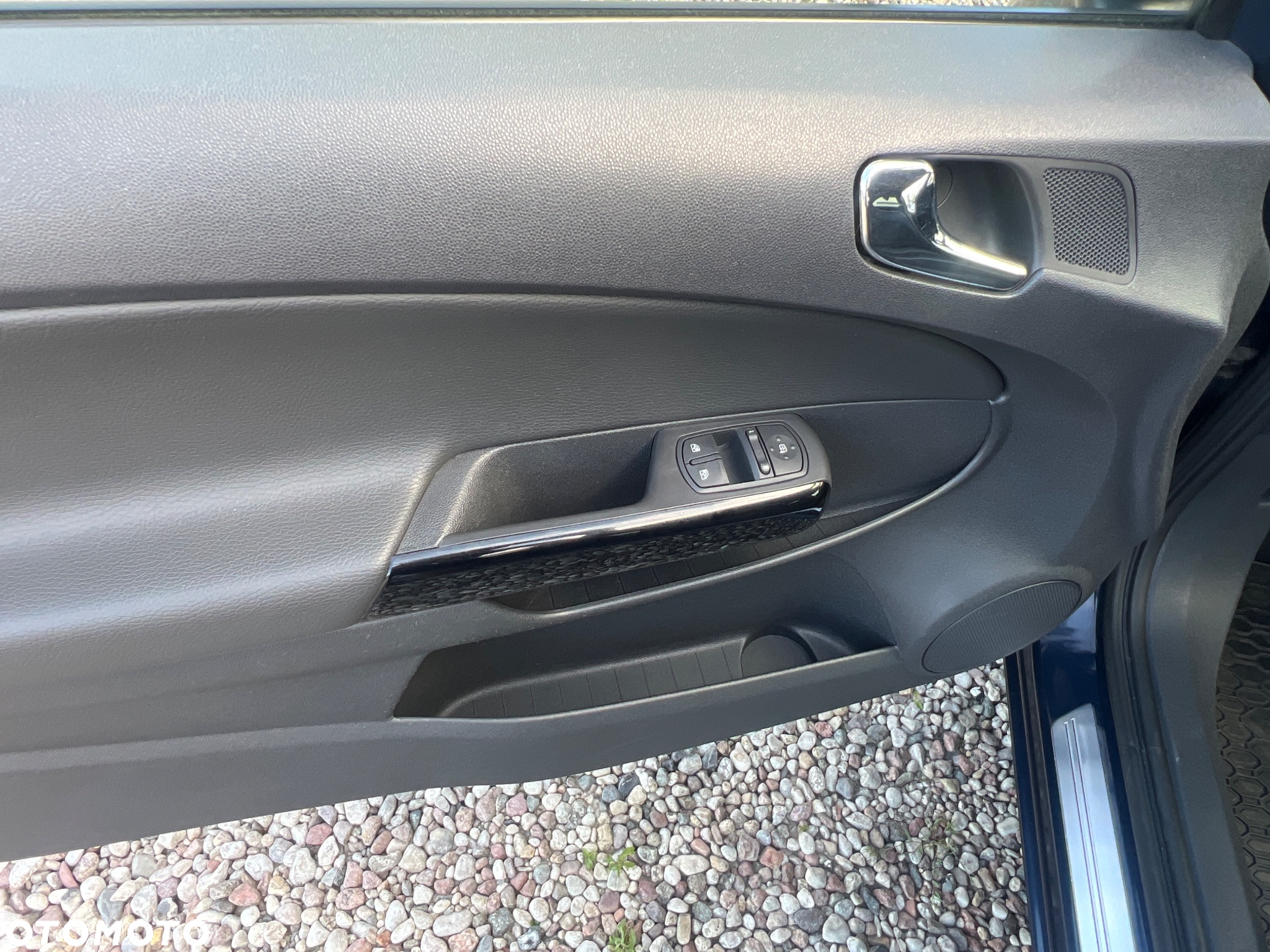 Opel Corsa 1.4 16V 150 Jahre - 17