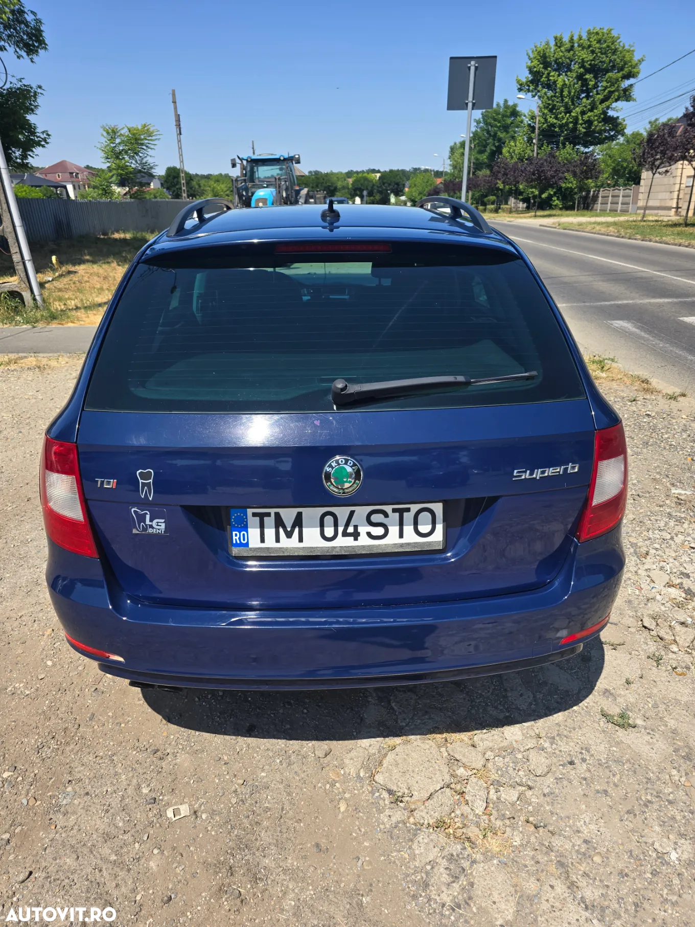 Skoda Superb 2.0 TDI DSG Ambition - 4