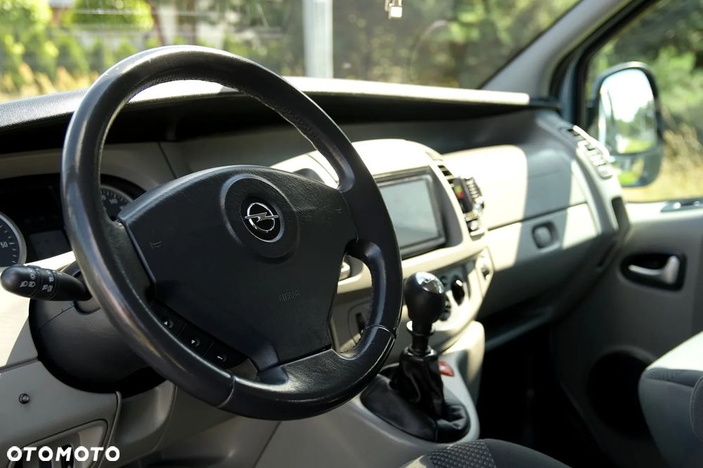Opel Vivaro - 25