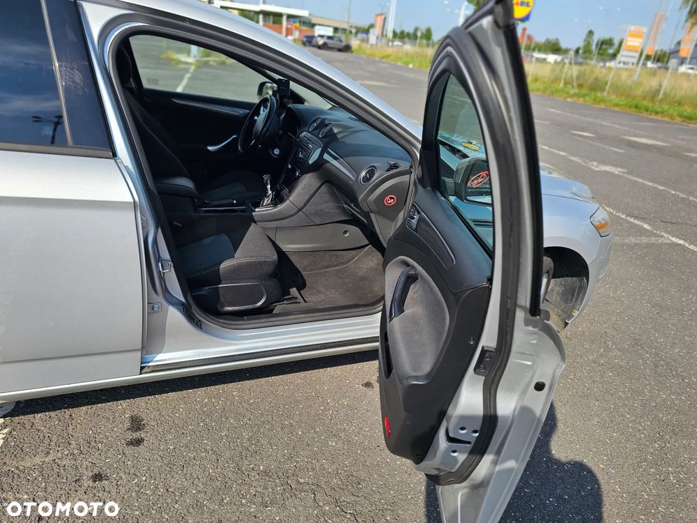 Ford Mondeo 2.0 TDCi Ambiente - 23