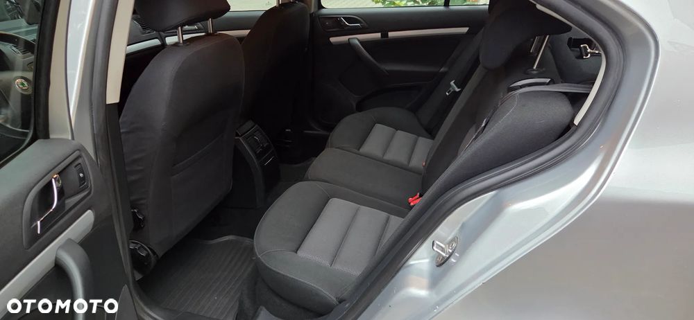 Skoda Octavia 2.0 TDI Elegance DSG - 11