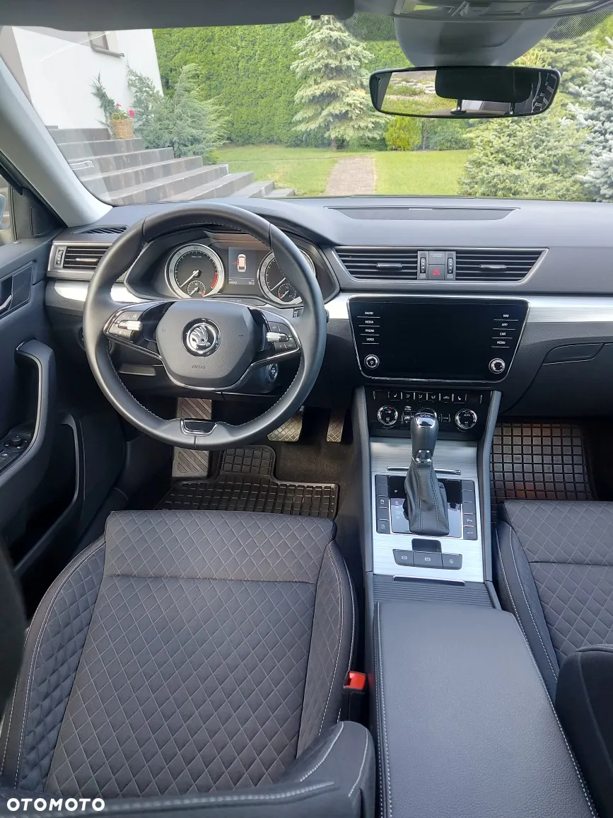 Skoda Superb 2.0 TDI SCR Ambition DSG - 9
