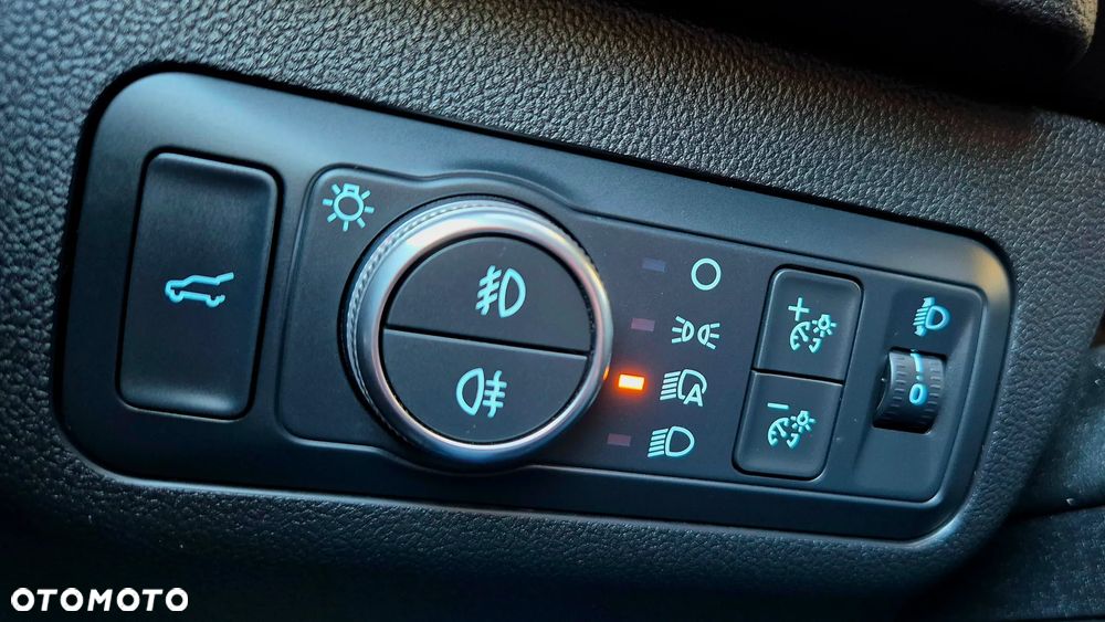 Ford Kuga 2.0 EcoBlue 4x4 TITANIUM X - 27