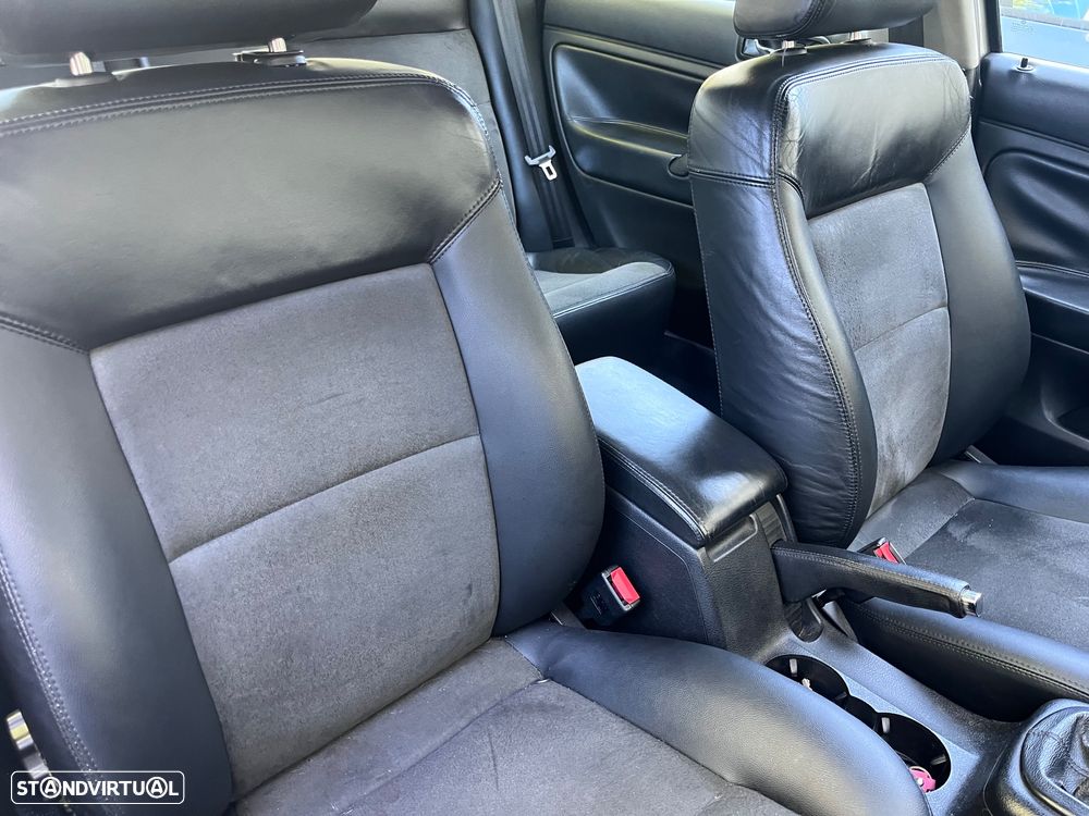 VW Passat 1.9 TDi Confortline - 8