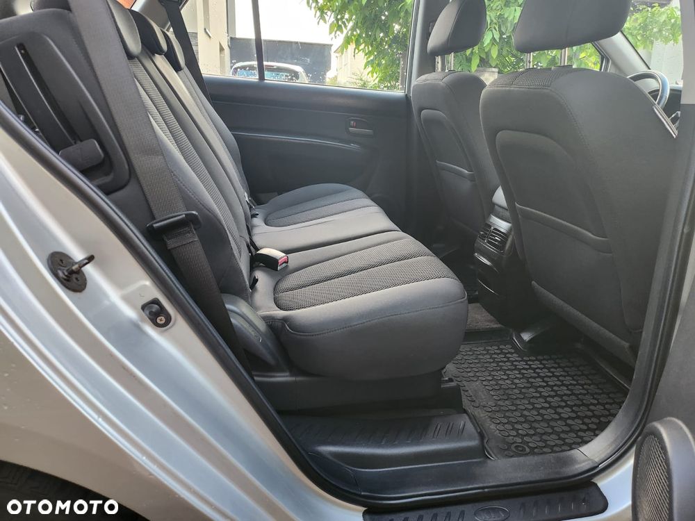 Kia Carens 2.0 EX - 9