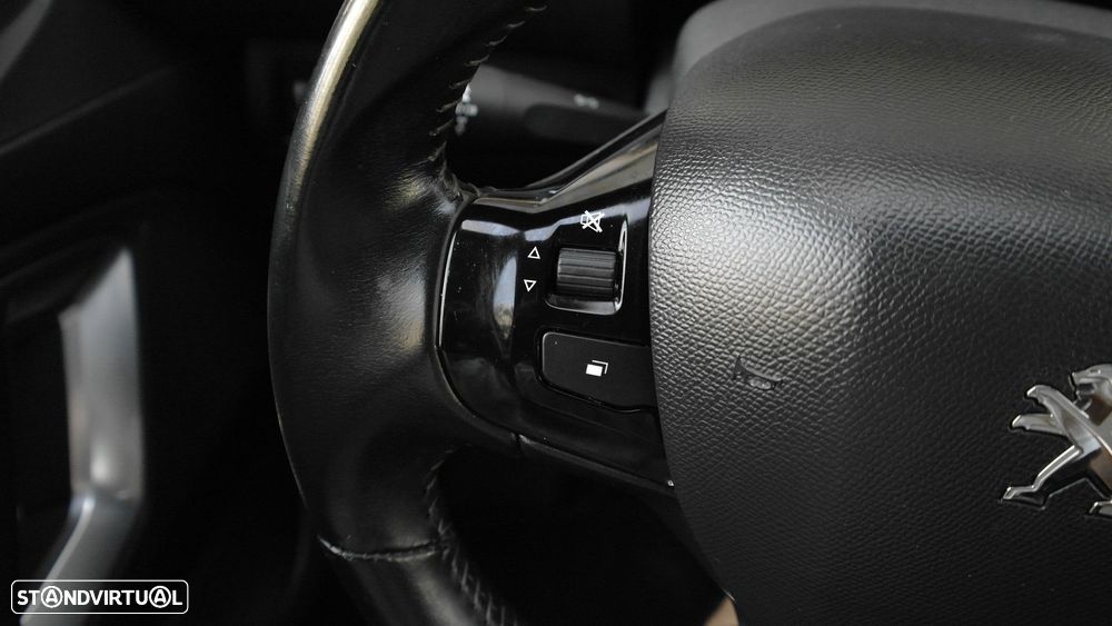 Peugeot 308 1.2 PureTech Style - 36