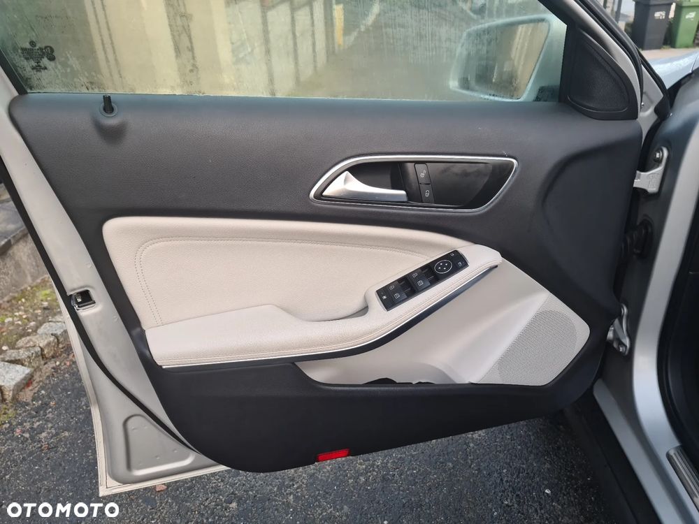 Mercedes-Benz GLA - 4