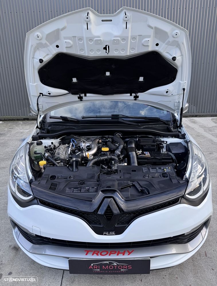 Renault Clio TCe 220 EDC R.S. Trophy - 11