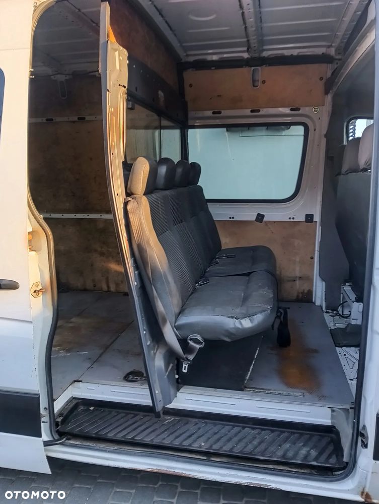 Mercedes-Benz Sprinter - 7