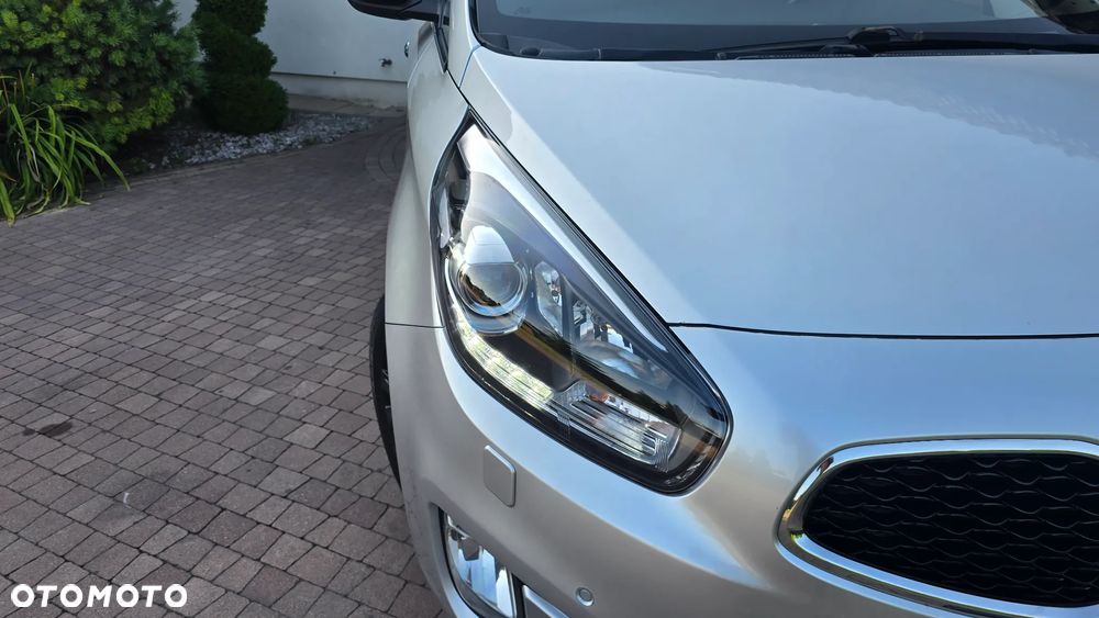 Kia Carens - 13