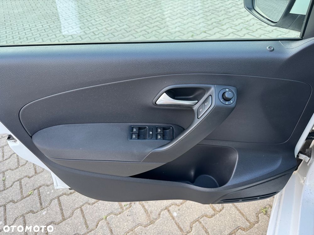 Volkswagen Polo 1.6 TDI Comfortline - 14
