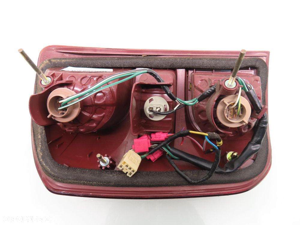 LAMPA PRAWA TYLNA TOYOTA RAV 4 II LIFT - 5