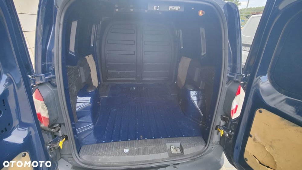 Ford Transit Courier - 4