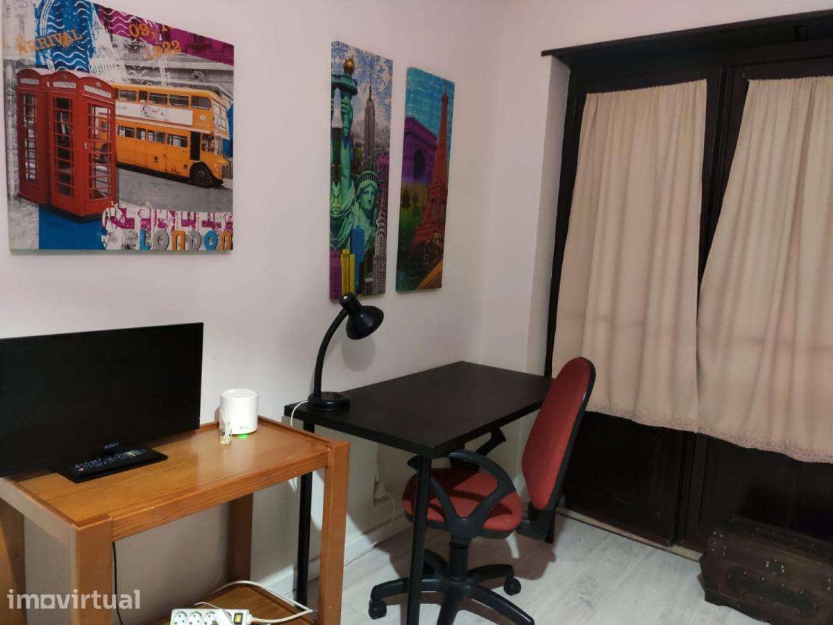 Quarto - localizado em Oeiras Lisbon - Grande imagem: 4/11