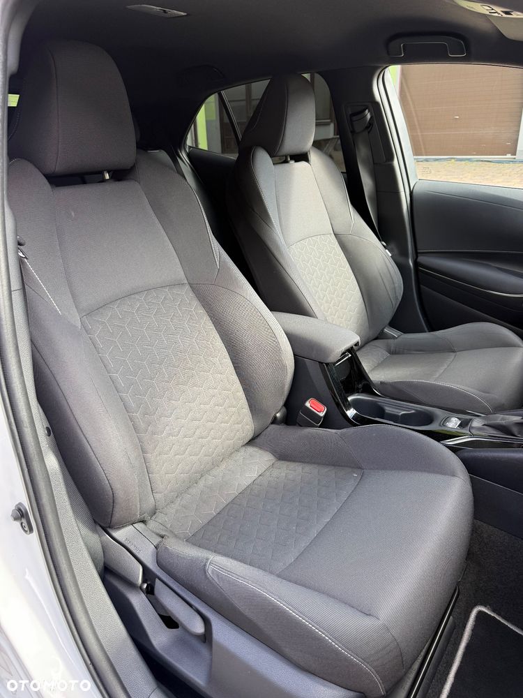 Toyota Corolla 1.8 Business Edition - 19