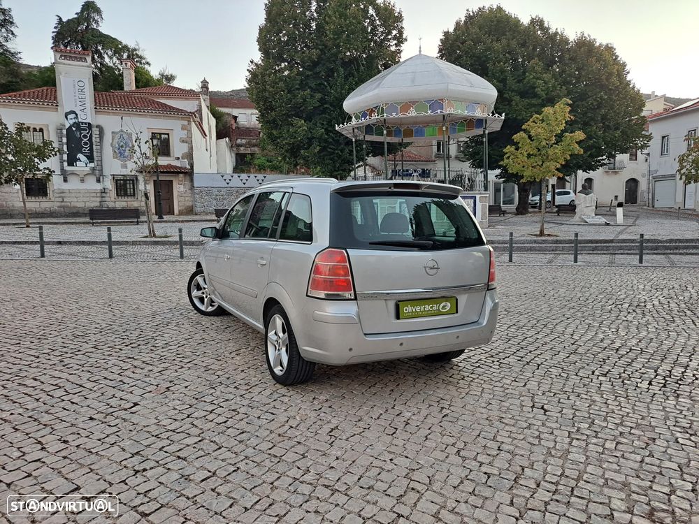 Opel Zafira 1.9 CDTI Cosmo - 24