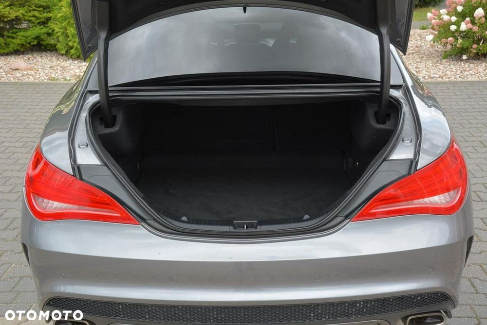 Mercedes-Benz CLA 200 7G-DCT AMG Line - 39