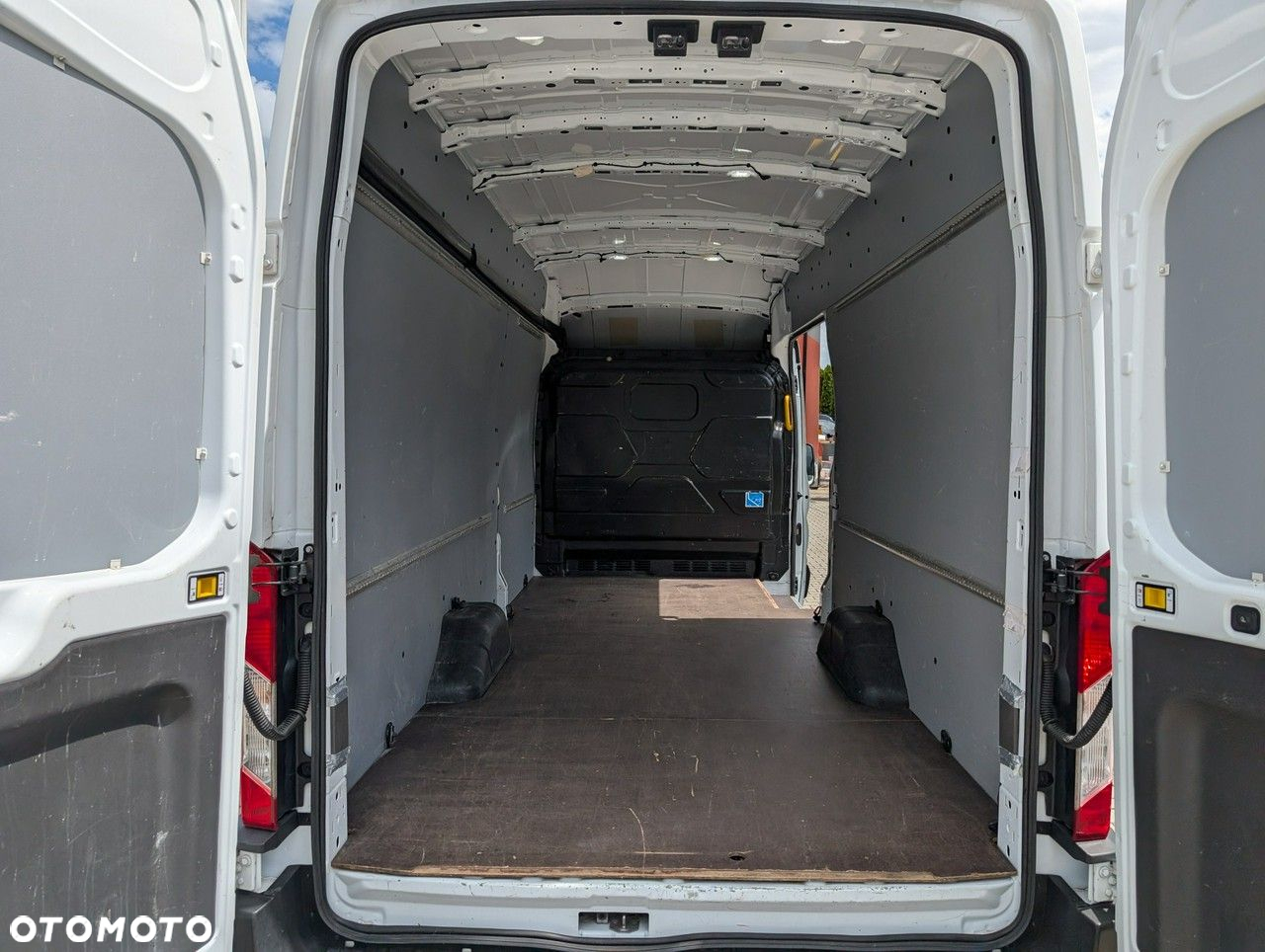 Ford Transit - 10