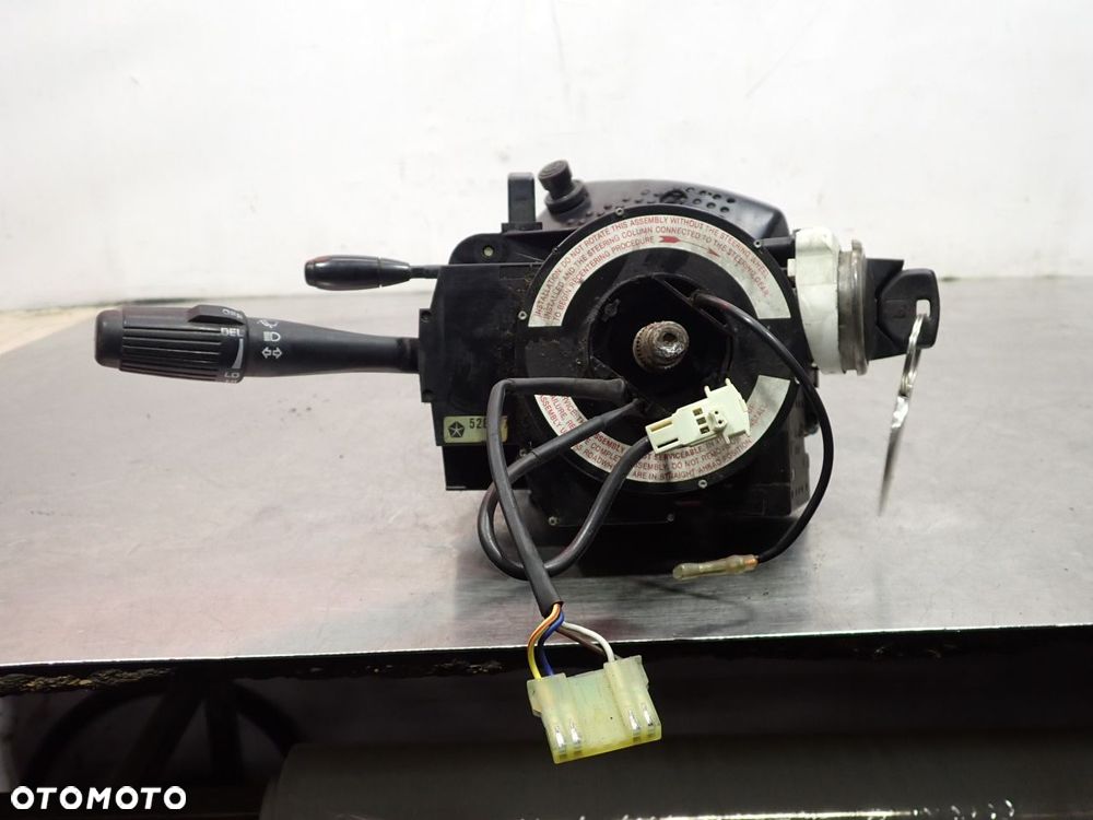 KOLUMNA KIEROWNICZA ZE STACYJKĄ JEEP GRAND CHEROKEE I - 2