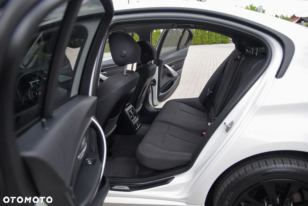 BMW Seria 3 316i - 28
