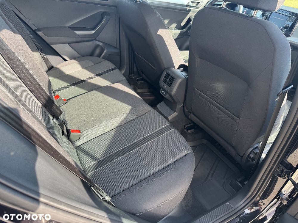 Volkswagen T-Roc - 13