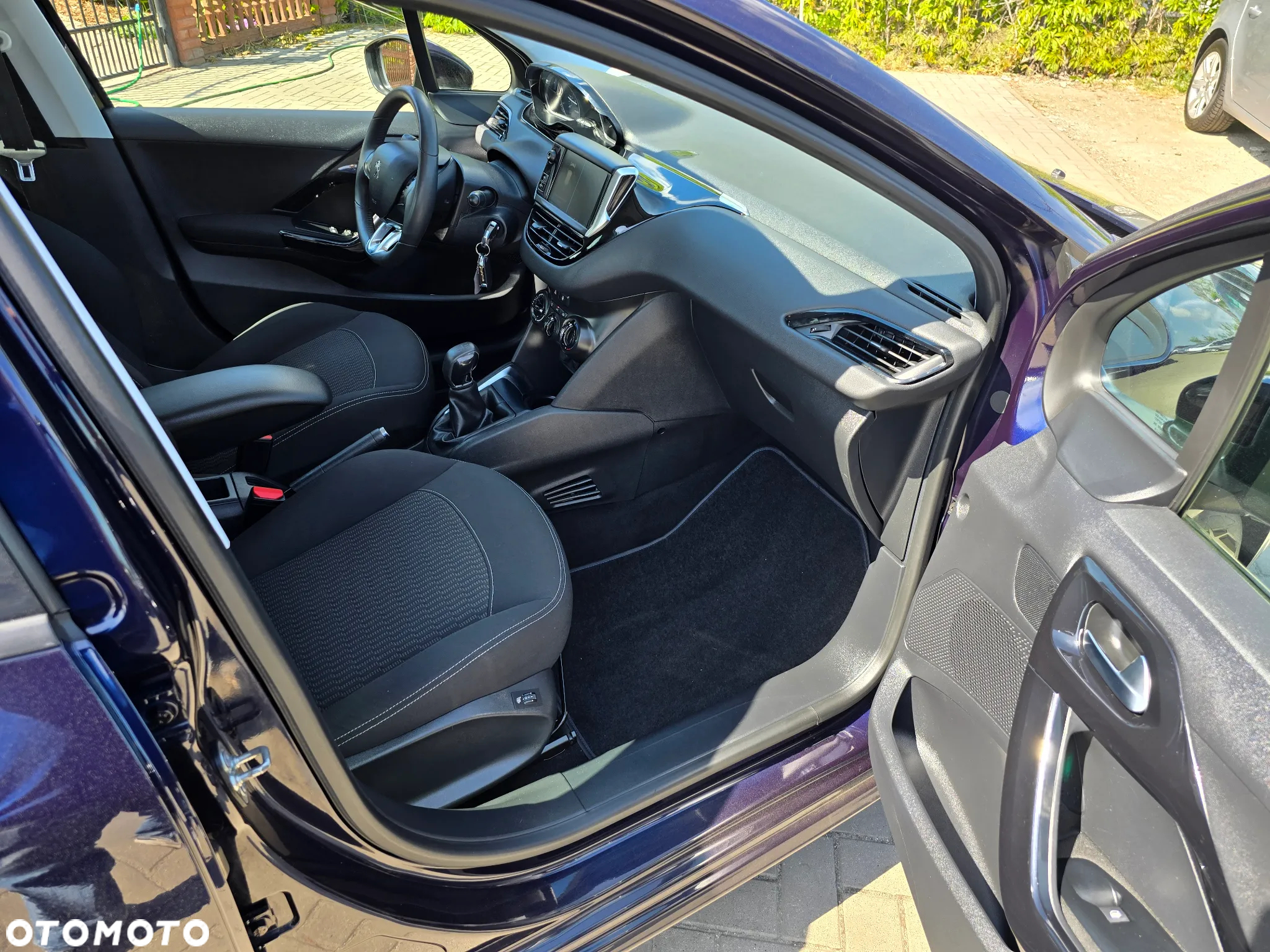 Peugeot 208 - 11