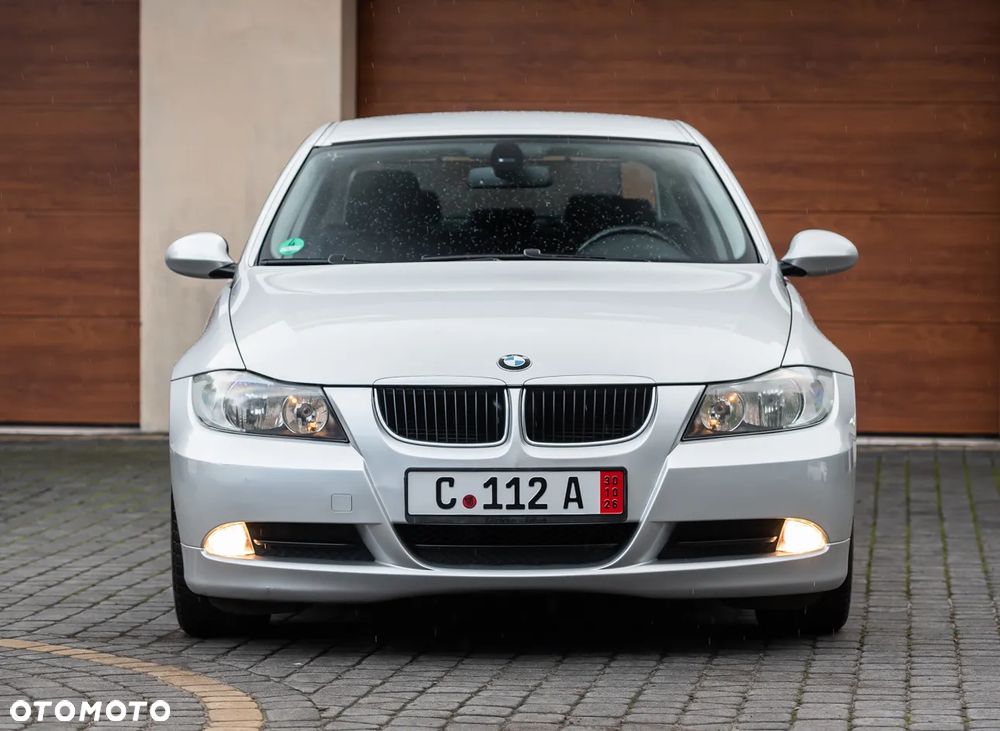 BMW 320I 2008 photo 4