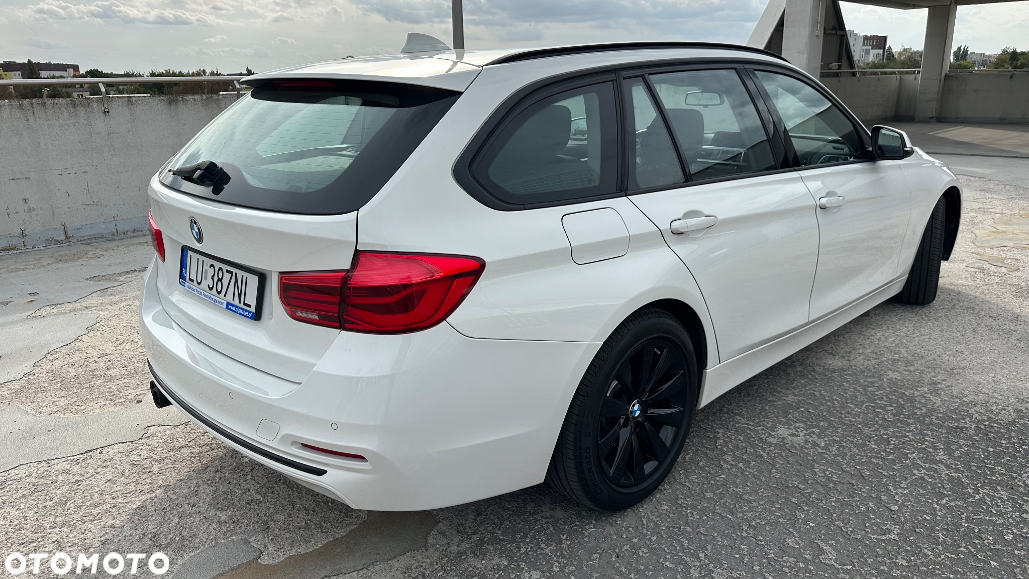 BMW Seria 3 330i xDrive Sport Line Shadow sport - 4