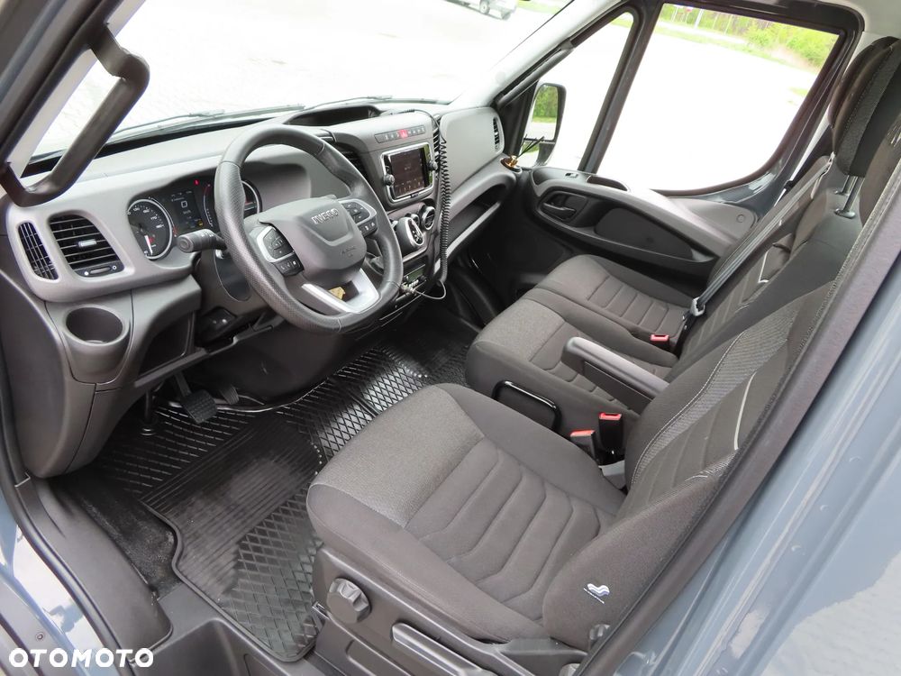 Iveco DAILY 50C18 Hi-Matic Skrzynia 6167 mm 12 Euro Palet WZMACNIANY Rozstaw Osi 4750 mm DMC 3500 KG Zabudowa RomCar Ładowność 840 Kg HAK 3500 Kg Pełna Opcja Wyposażenia Stan Auta Jak Nowy POLECAM - 34