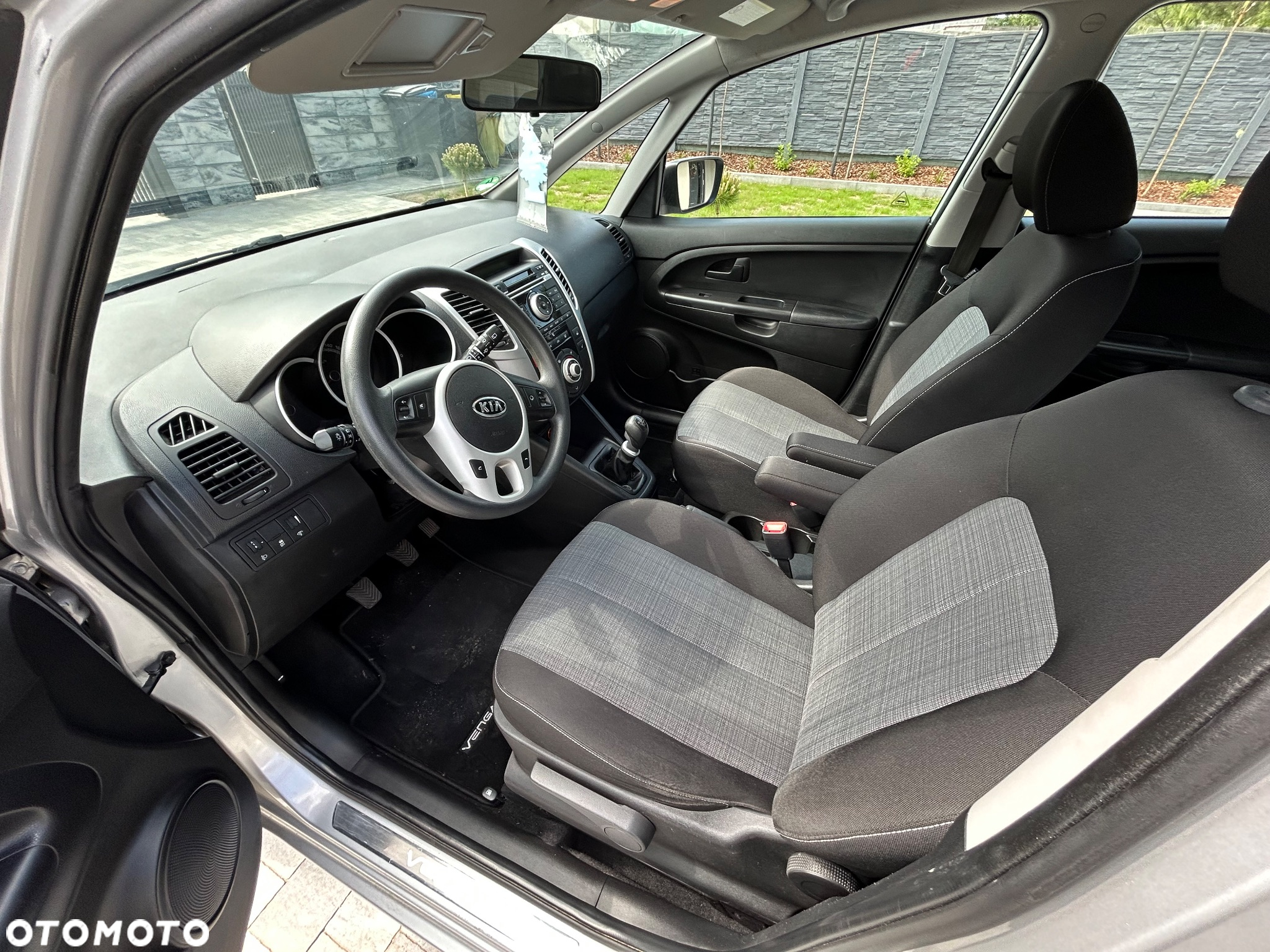 Kia Venga 1.4 CVVT Edition 7 - 10
