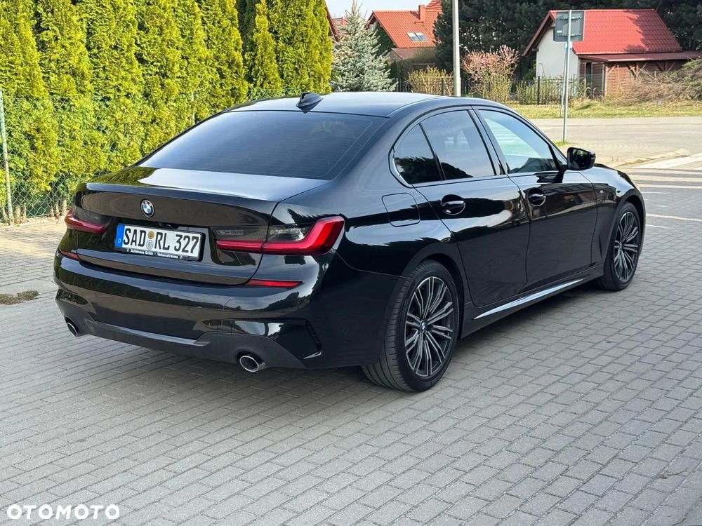 BMW Seria 3 318d Edition M Sport Shadow - 23