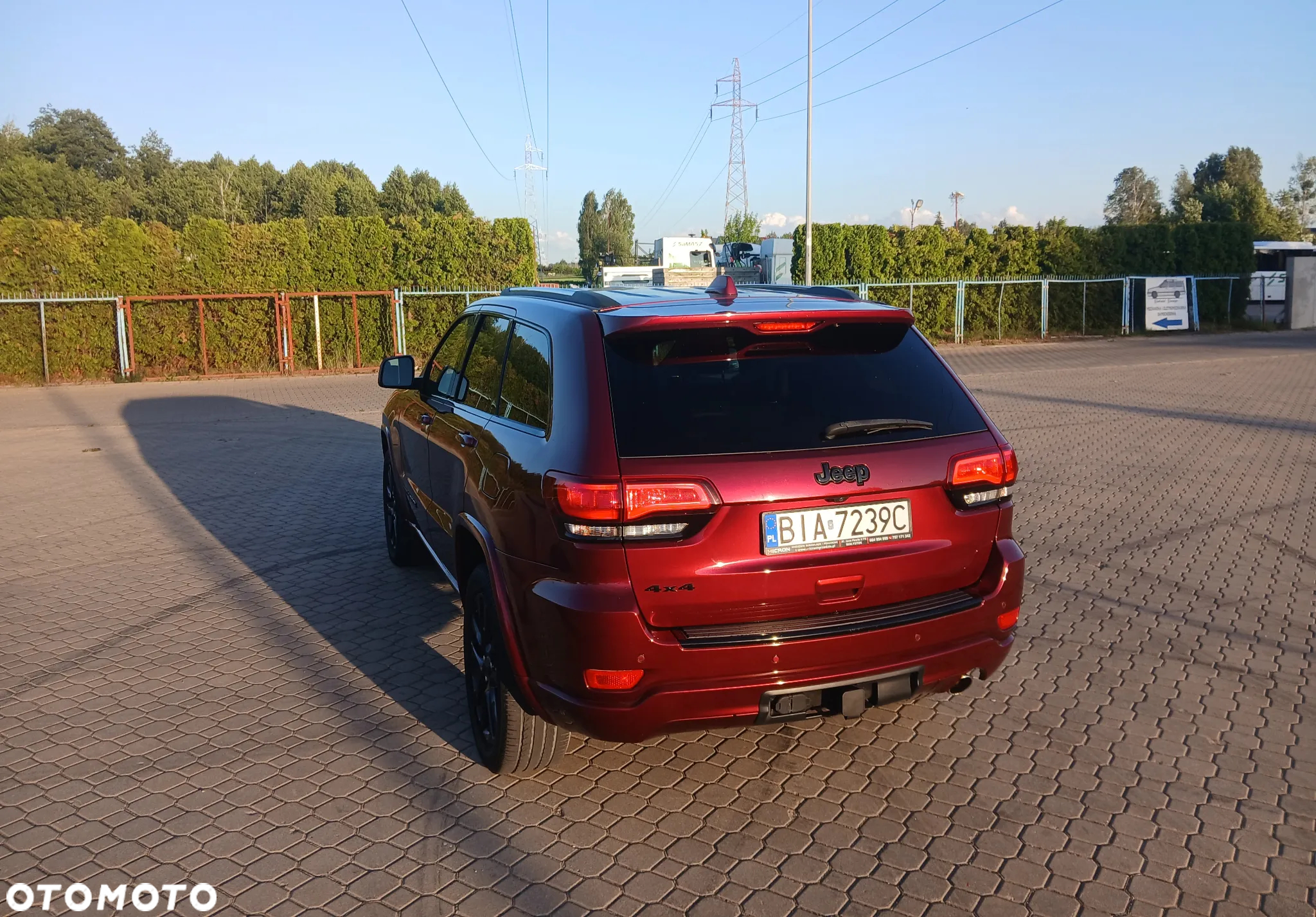Jeep Grand Cherokee - 19