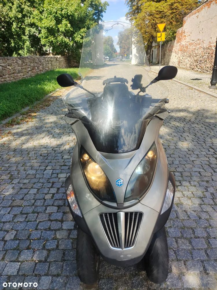Piaggio MP-3 - 8
