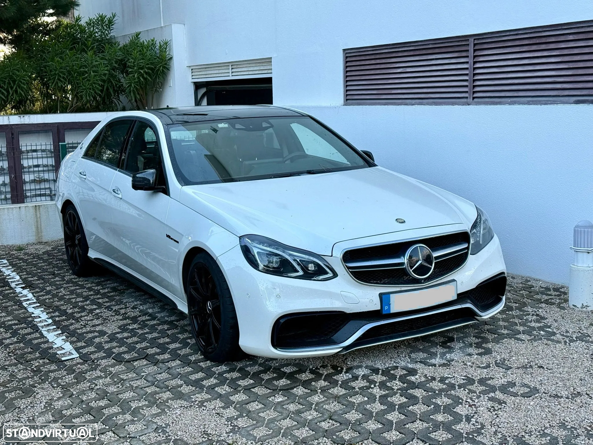 Mercedes-Benz E 63 AMG S 4Matic Speedshift MCT - 16