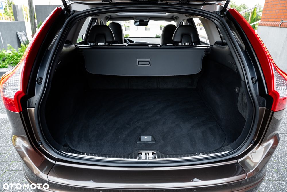 Volvo XC 60 D3 Drive-E Momentum - 21