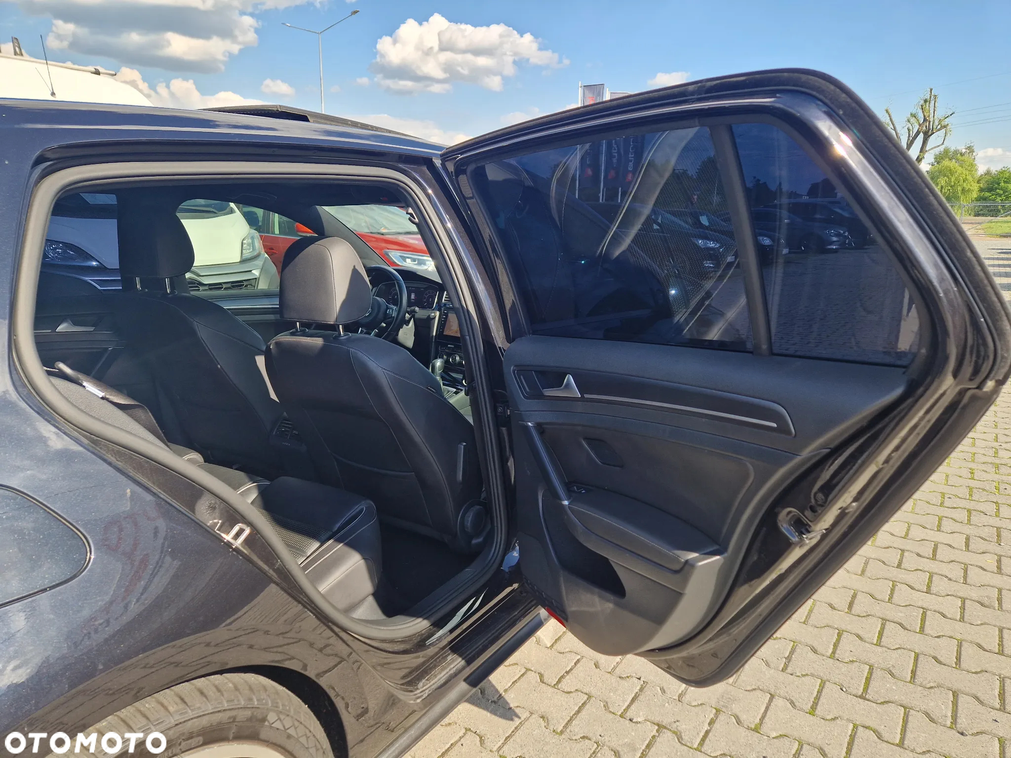 Volkswagen Golf - 24