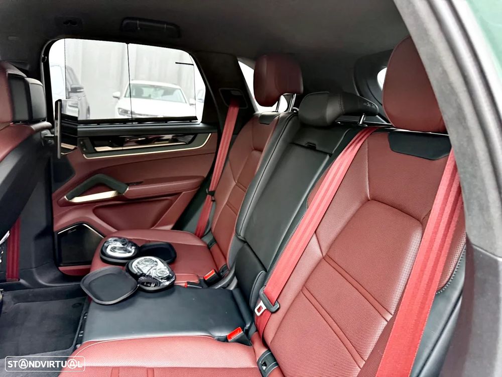 Porsche Cayenne Turbo E-Hybrid - 36