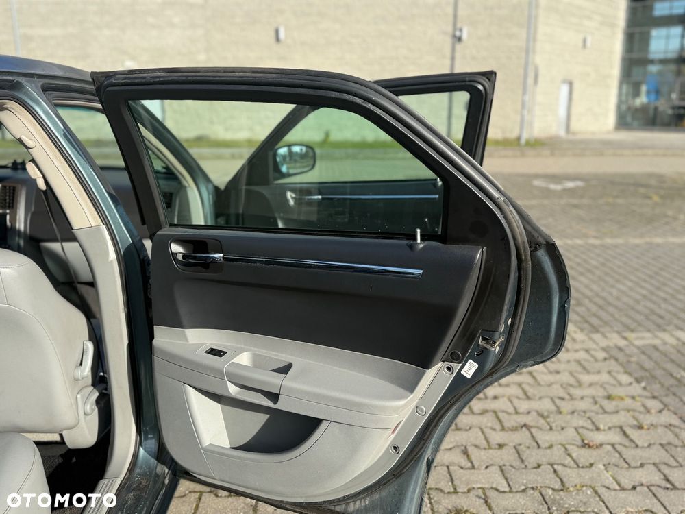 Chrysler 300C 3.5 V6 - 11