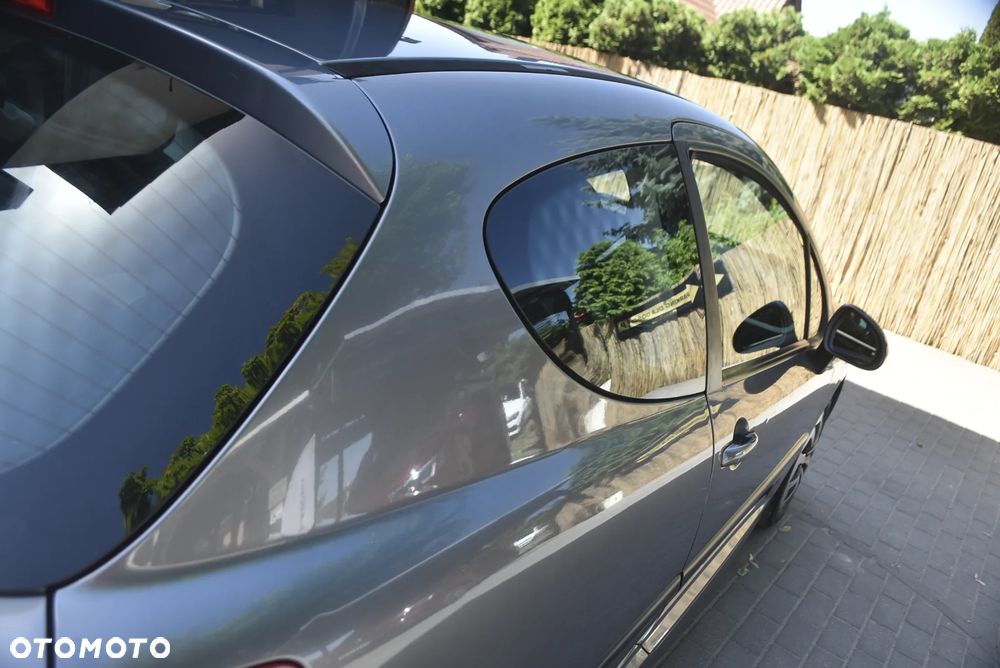 Peugeot 207 1.4 16V Trendy - 21